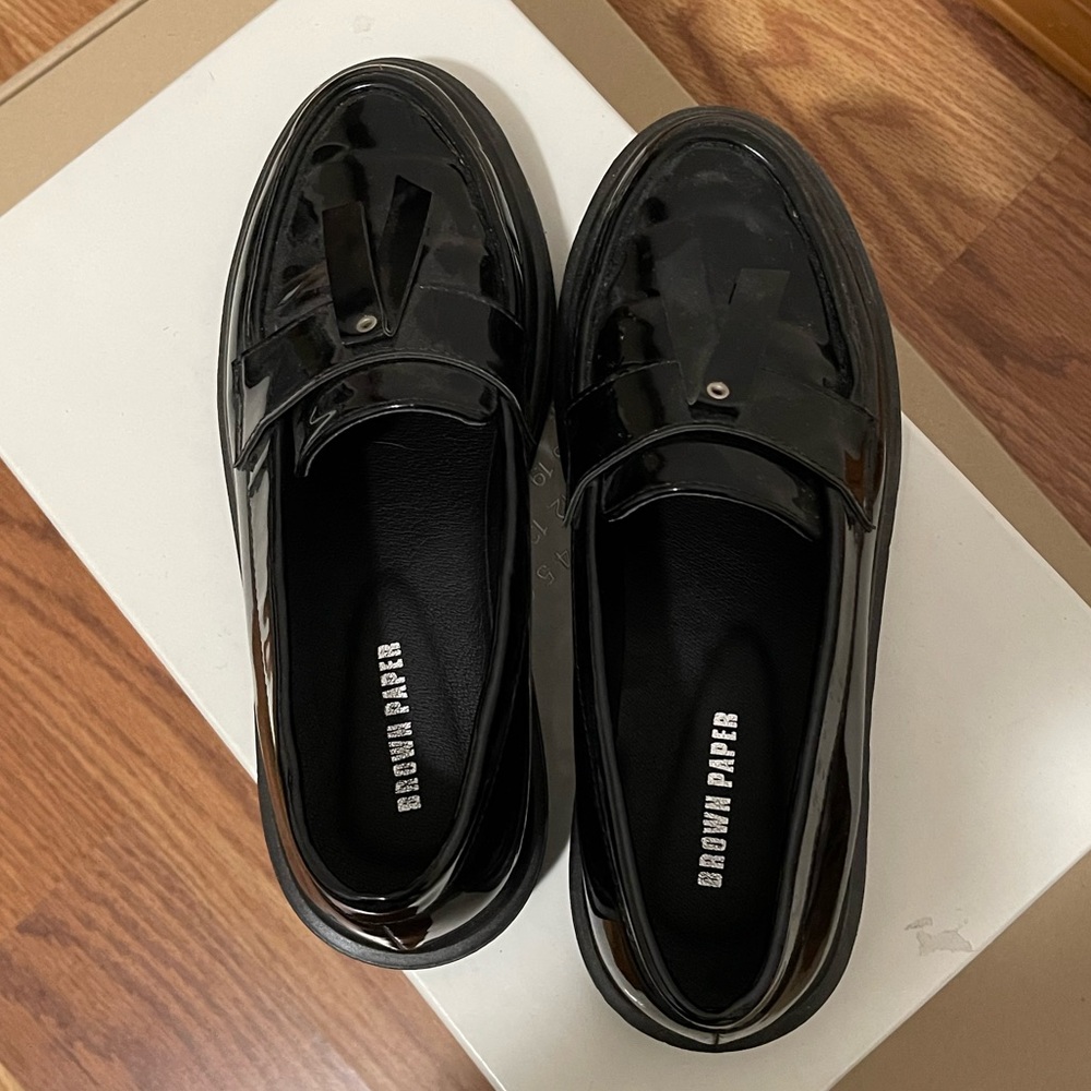 VINTAGED INSPIRED ROUND TOE PENNY LOAFERS